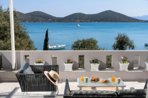 Beachfront luxury villa with Stunning views with parking